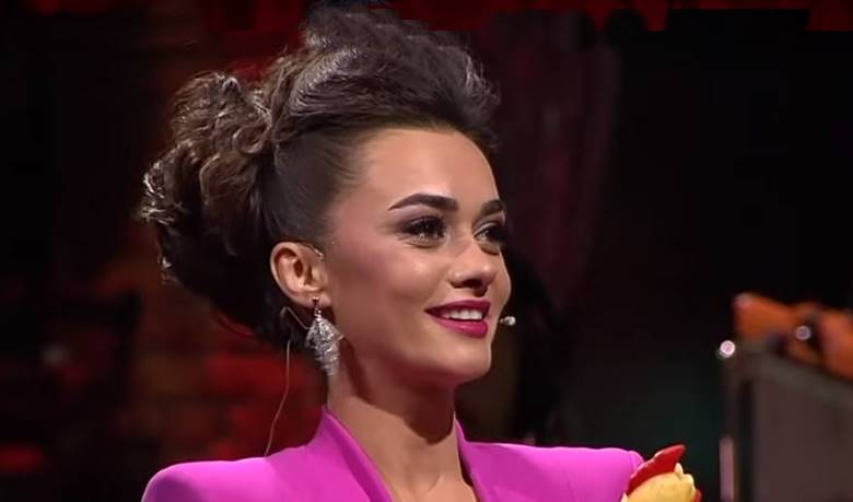 Hande Soral Kimdir?