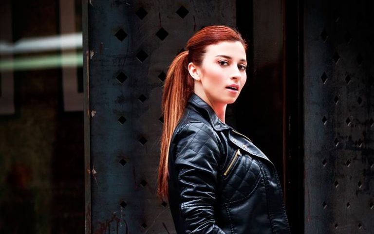 Burcu Gönder Kimdir?