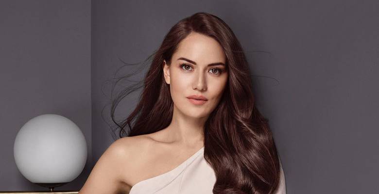 Fahriye Evcen kimdir?