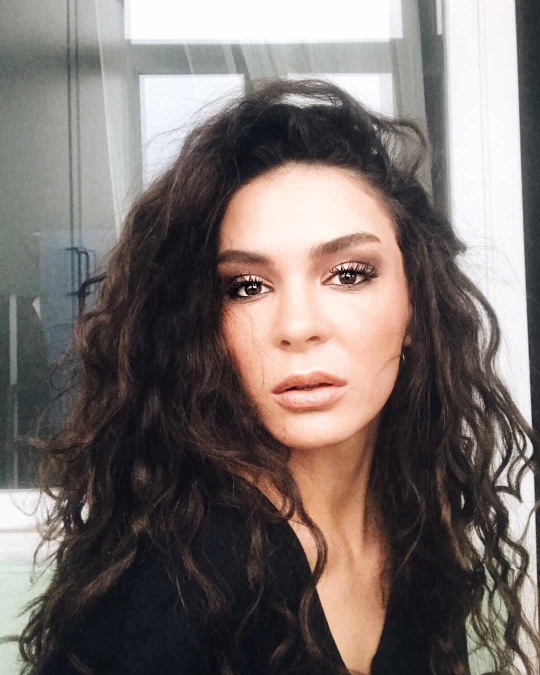 Эбру шахин. Ebru şahin. Эбру шахин ветреный. Эбру шахин (ebru şahin). Ebru şahin.