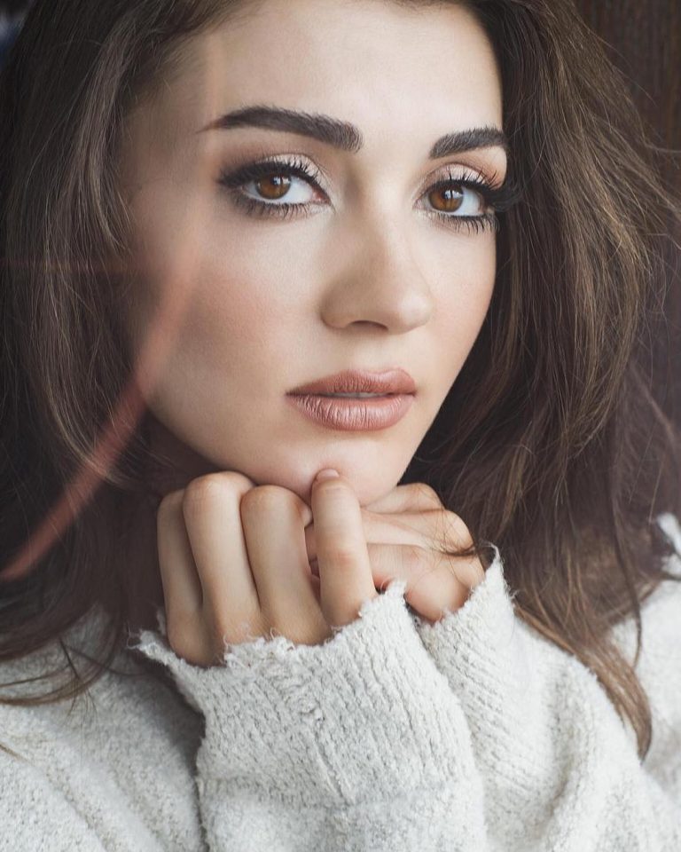 Burcu Özberk kimdir, nereli, kaç yaşında, boyu, kilosu, sevgilisi