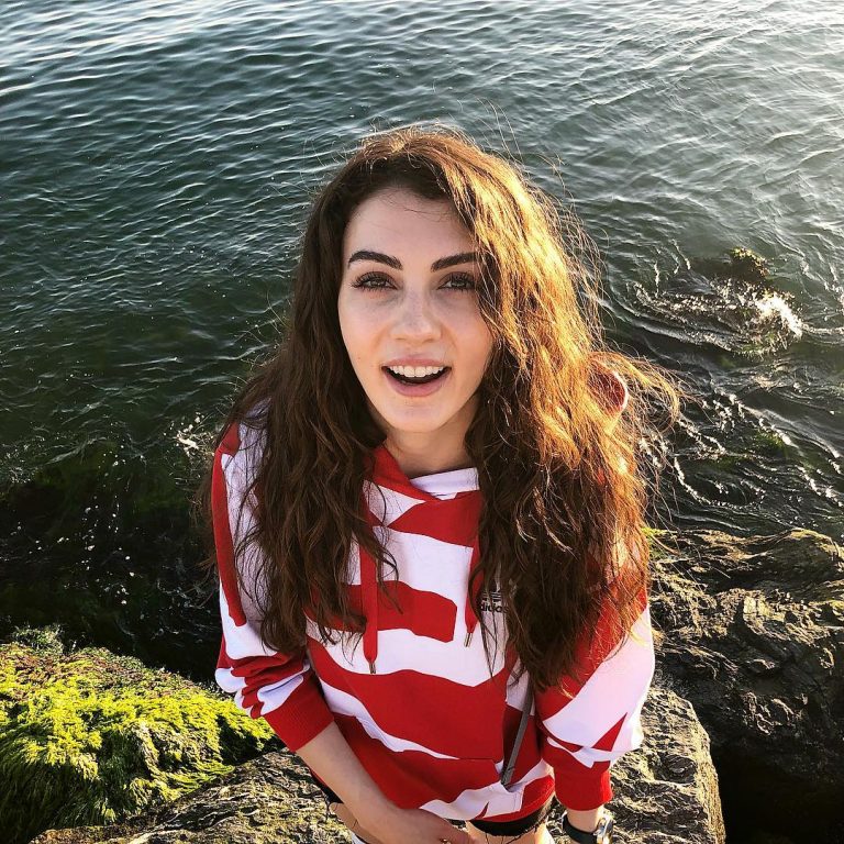 Burcu Özberk kimdir, nereli, kaç yaşında, boyu, kilosu, sevgilisi