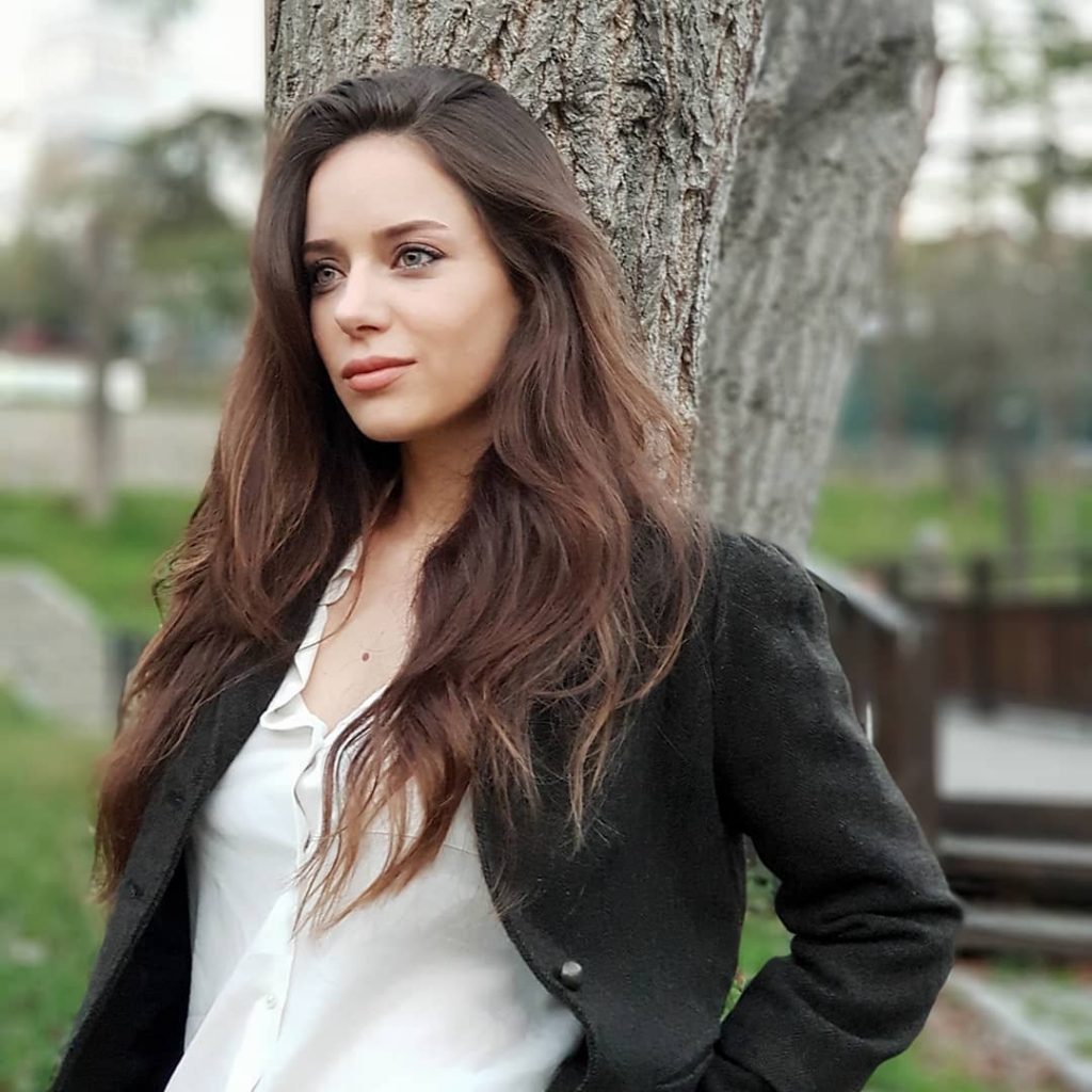 Zeynep Elçin Kimdir? Sevgilsi kimdir? Aslen nereli?