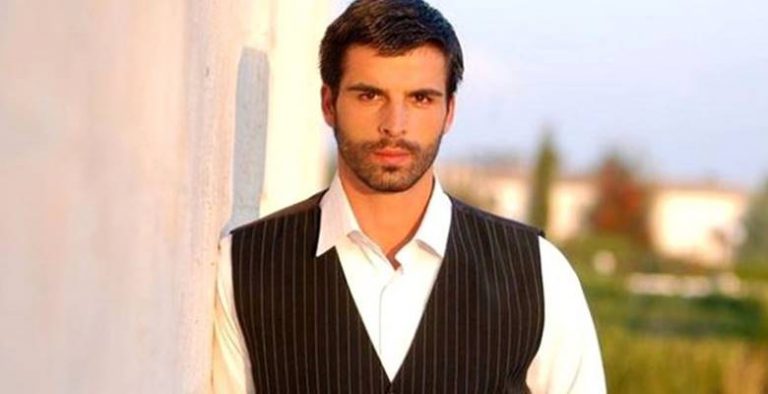 Mehmet Akif Alakurt kimdir?