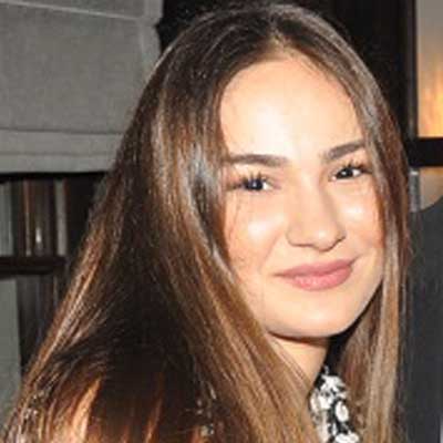 Melike Zobu kızı Yağmur Kalkavan