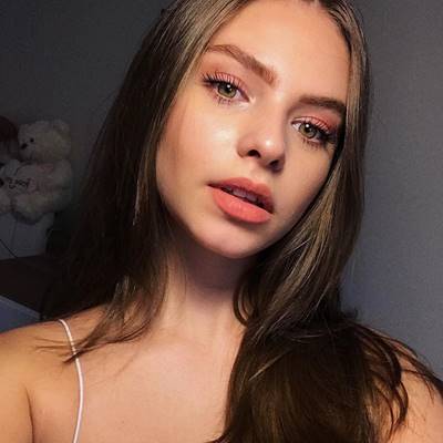 İrem Yalçınkaya biyografi