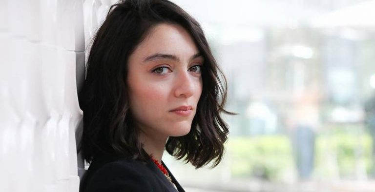 Merve Dizdar kimdir?