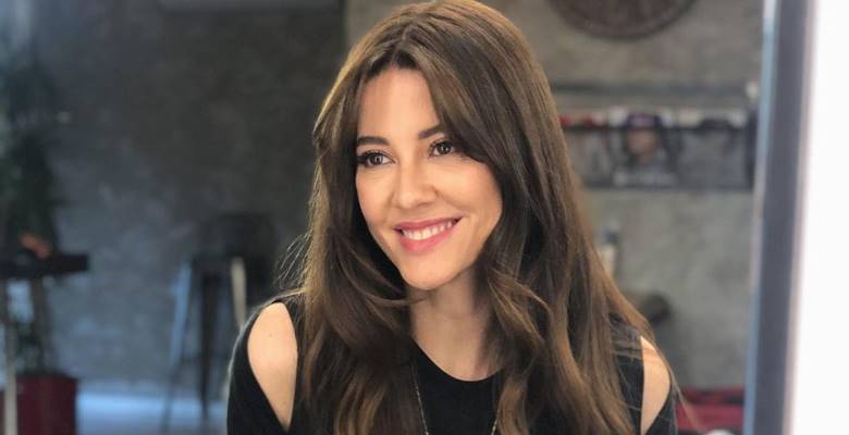 Başak Dizer kimdir?