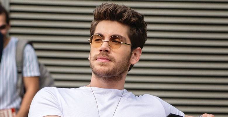 Emre Bey kimdir?